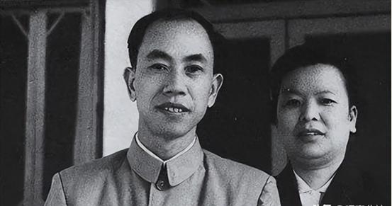 他与总后个别领导产生矛盾，调走了，2年后调整部长，政委才配齐
“老郭，你说的‘一