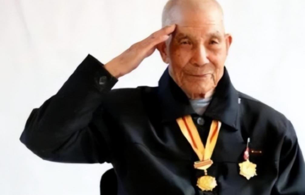 [浮云]2013年，郑州一91岁老人在生日宴上说胡话，女儿听后吓得当晚就来派出所