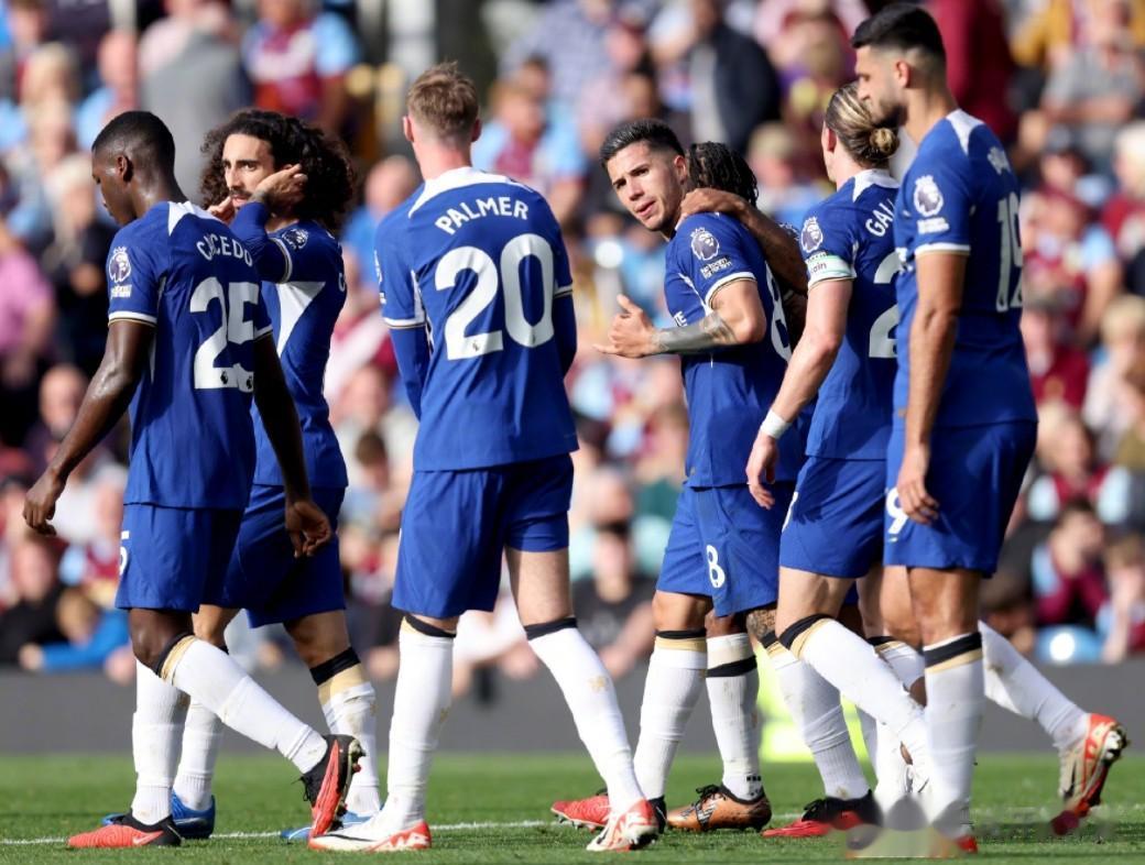 4-1！斯特林独造3球，切尔西逆转升班马，蓝军射手榜超越哈兰德！
切尔西在客场4