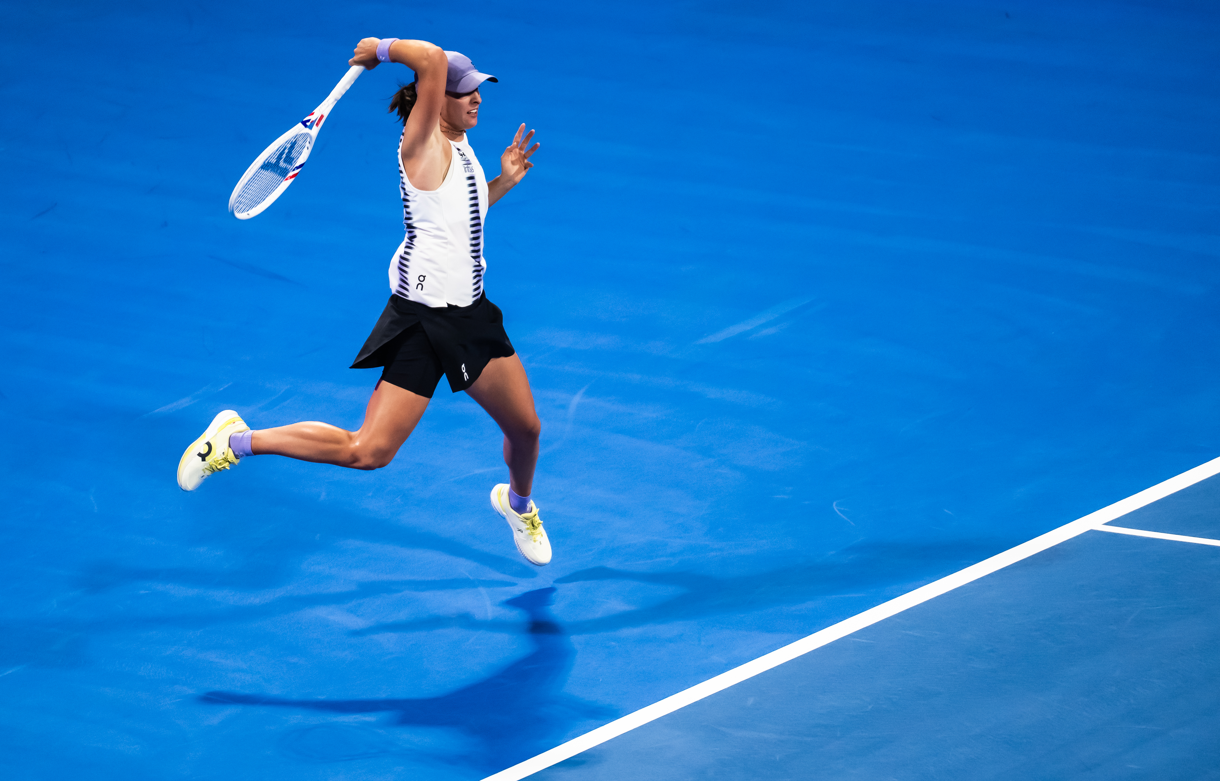 即时战况：正在进行的多哈站1/4决赛，斯瓦泰克连下五局以6-2拿下首盘，大比分1