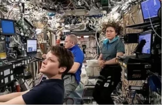 为什么大家都不提中国空间站了？因为没脸提，跟国际空间站差距太大！中国空间站可不是