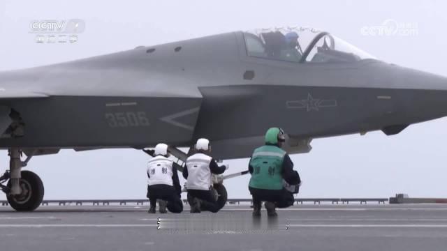 去年11月份，福建舰曾经穿越台湾海峡一次，6月23日这是福建舰第二次穿越台湾海峡