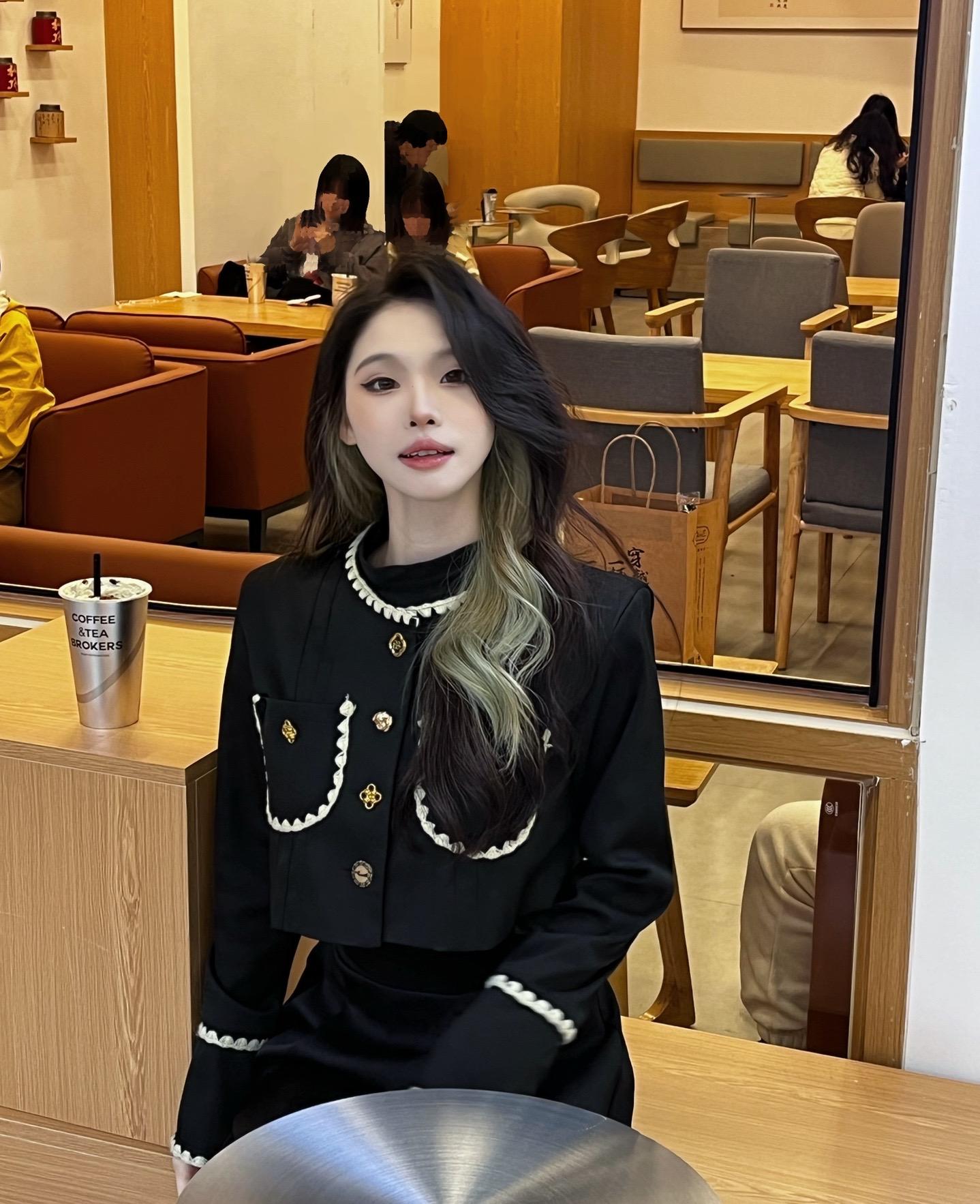 吃饭了吗 没吃的话吃我两拳૮₍ っ ̫-₎ა