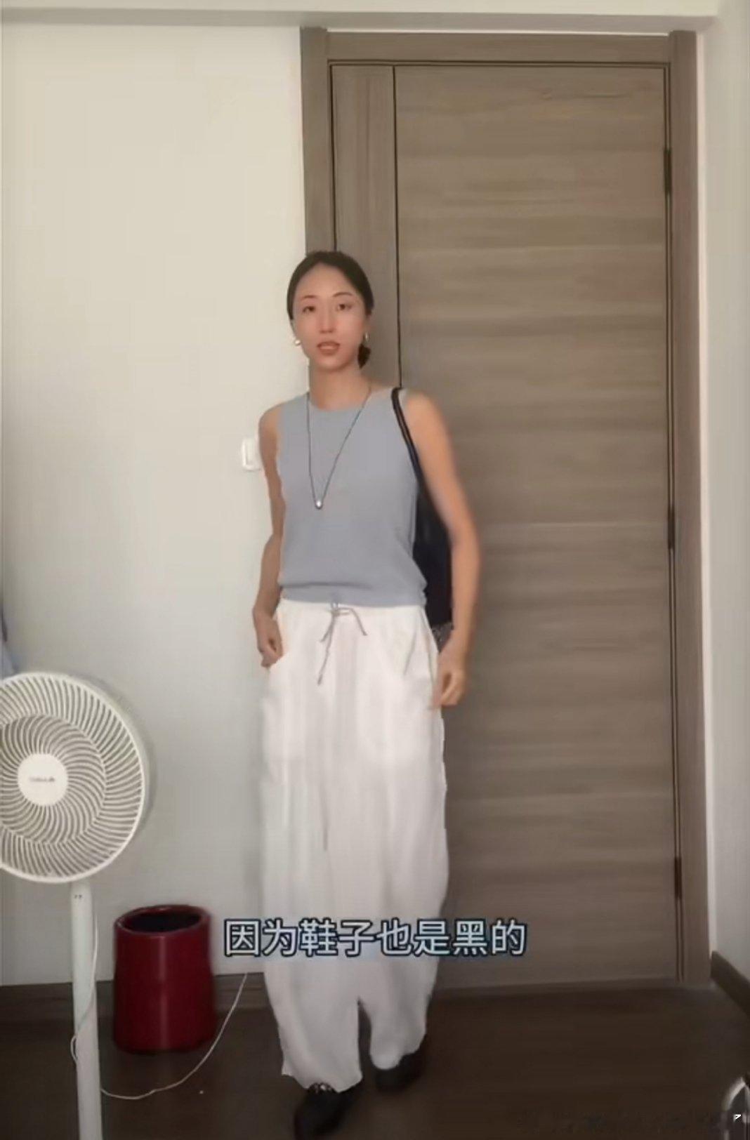 系起来腰线vs松垮五五开同款穿搭只差腰线一系，松垮穿搭秒变五五开拉低身形没气质，