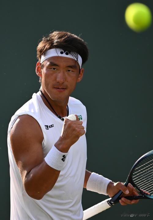 🎾🎾布云朝克特替补入围美网正赛！
科基纳基斯赛前退赛，布云朝克特幸运替补，以