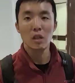 第一眼看到陈宇昕的正脸，我就纳闷了！


这小伙难道是一个有中国国籍的日本人？跟