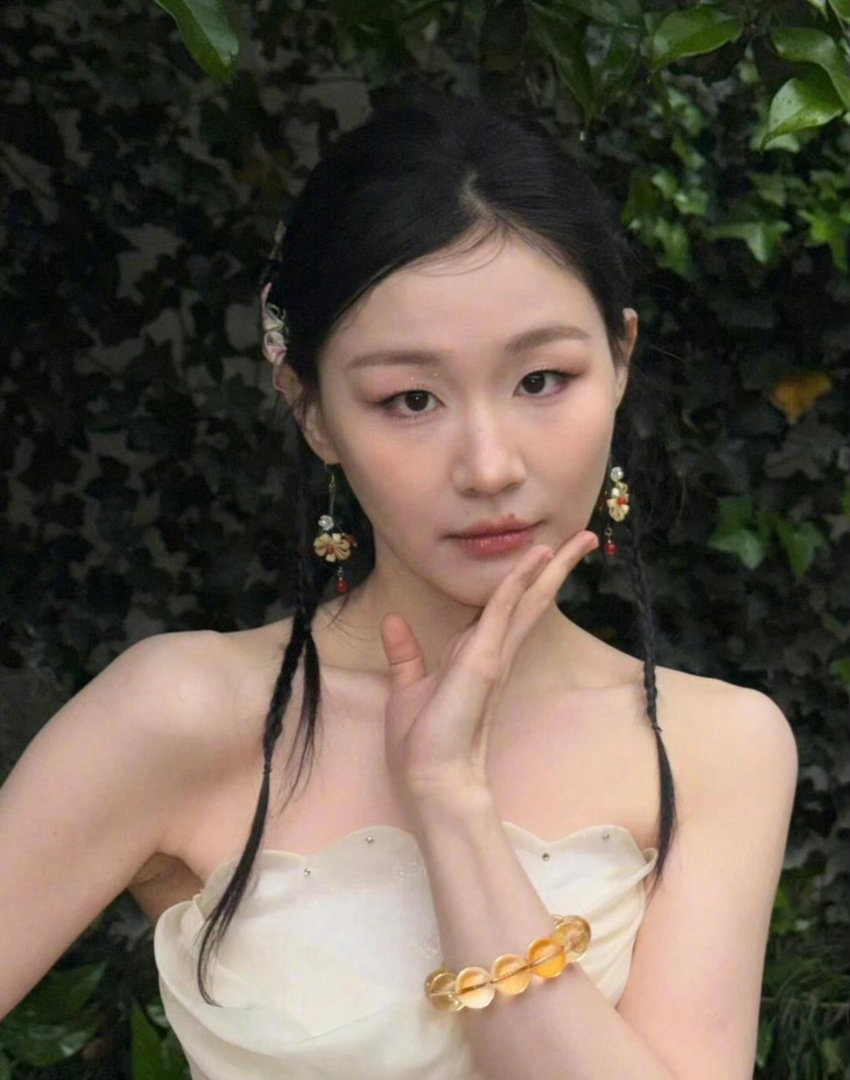 金靖回应瘦到认不出瘦了也是正常身材！姐姐真的超美的 