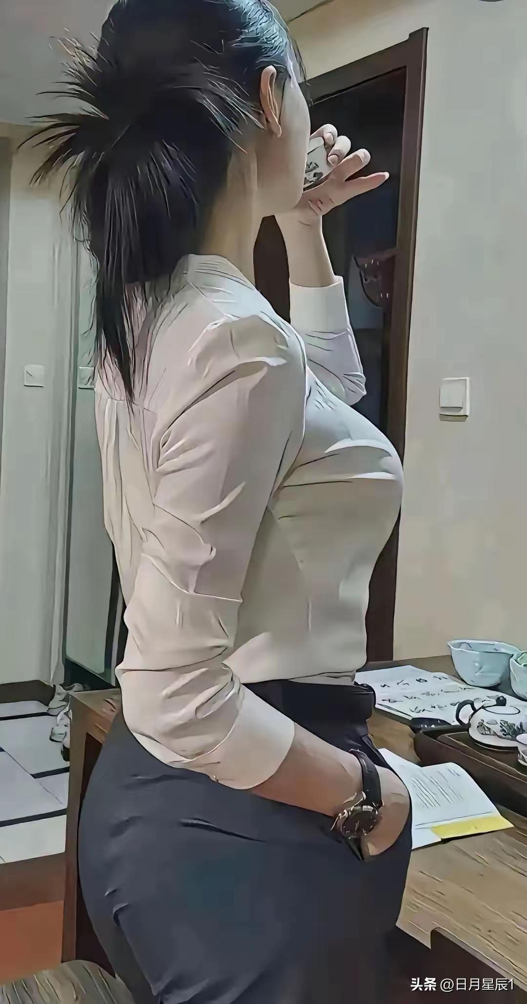 这是什么地方的风俗？新娘子挂个照妖镜在腰间，难不成是《西游记》的翻新么[大笑][