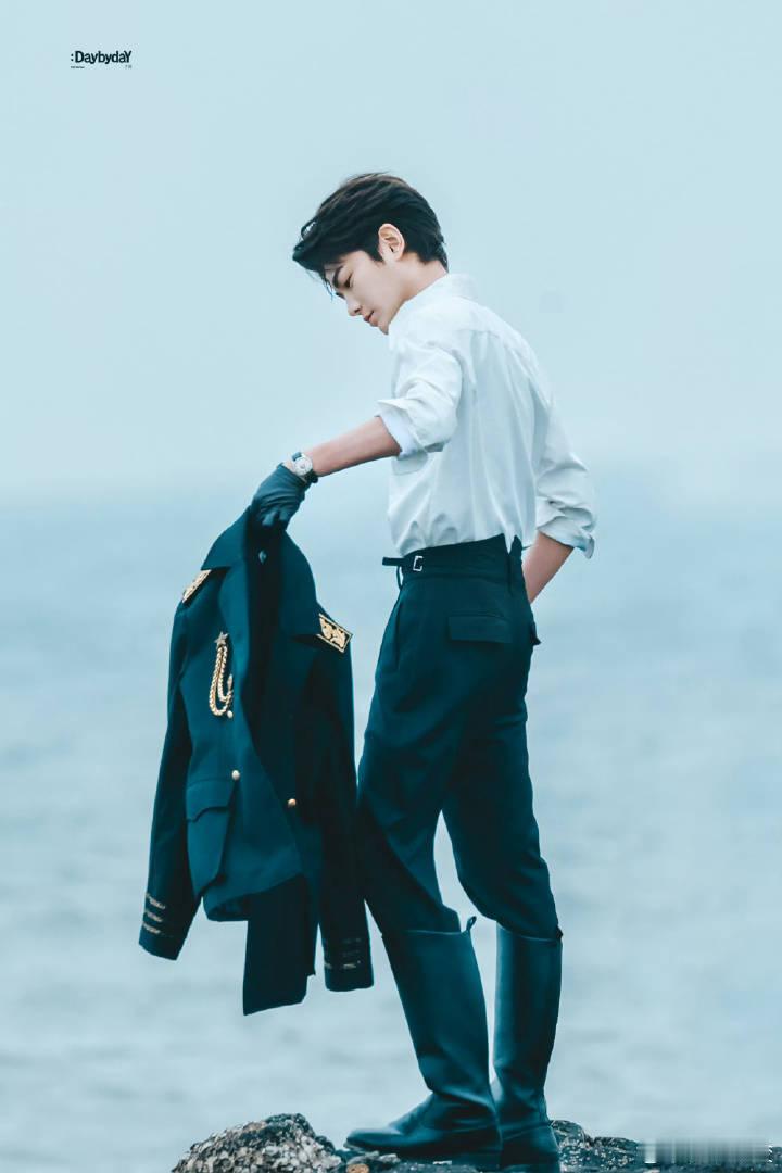 丁禹兮  这么帅气漂亮的张海虾你们就忍心欺负吗丁禹兮｜ 