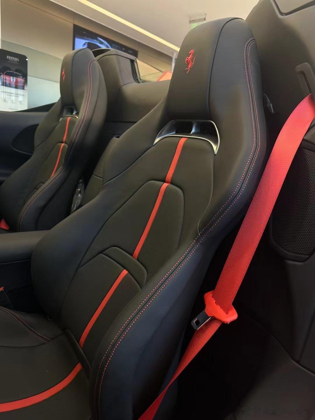SF90Spider敞篷 红黑 现车全新 ​​​