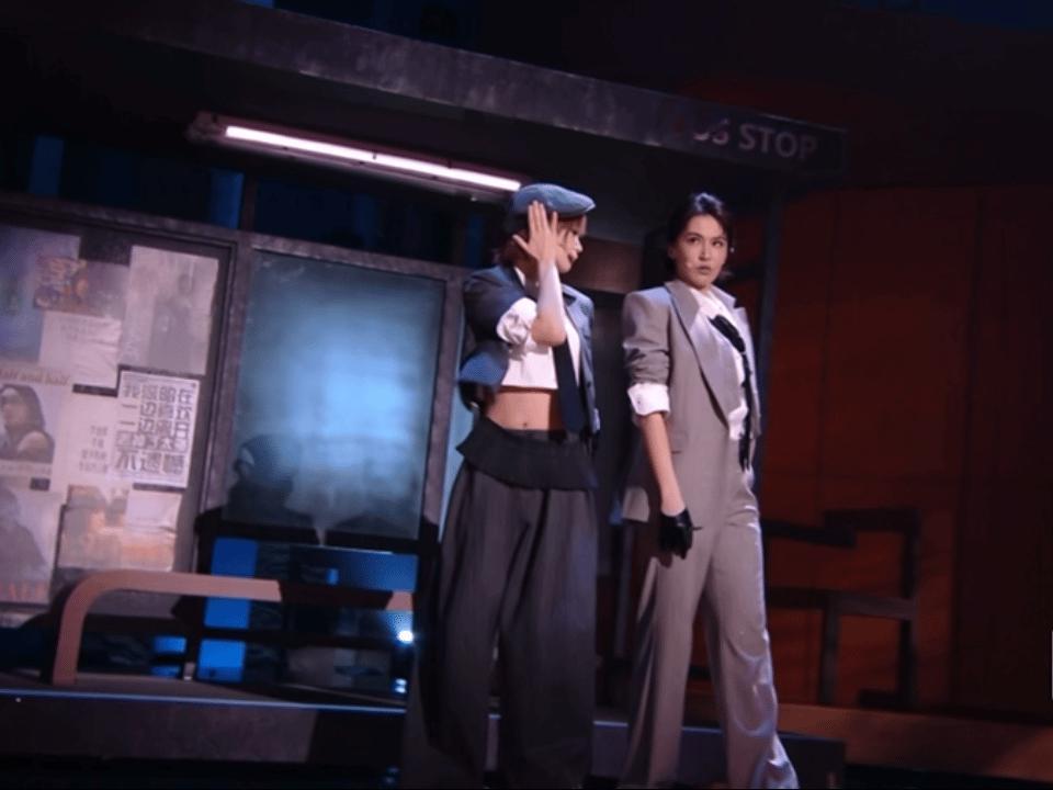 曾沛慈黄灿灿好嗑 黄灿灿情绪不太好的时候，曾沛慈是第一个注意到的人。摸下巴安慰的