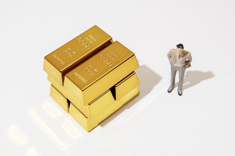 奉劝大家一句，千万不要让别人知道你有钱。河南的这名父亲就犯了大忌，随意告诉发小自