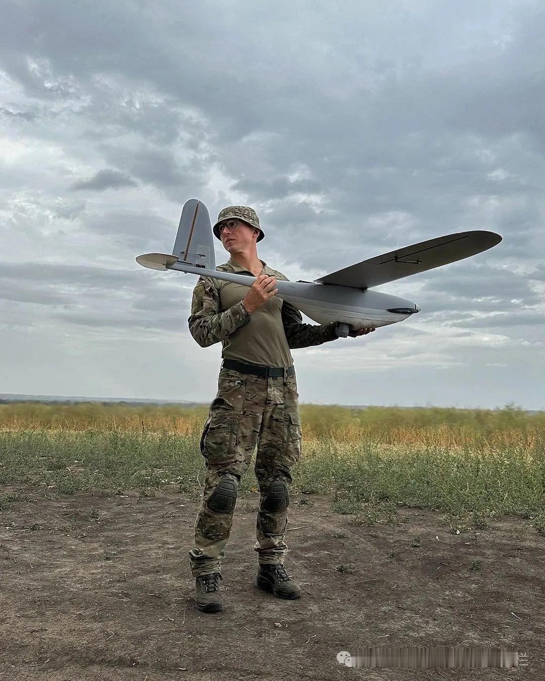 乌军与丹麦合作的无人侦查机开始进行测试。（图片来源：指乌君）