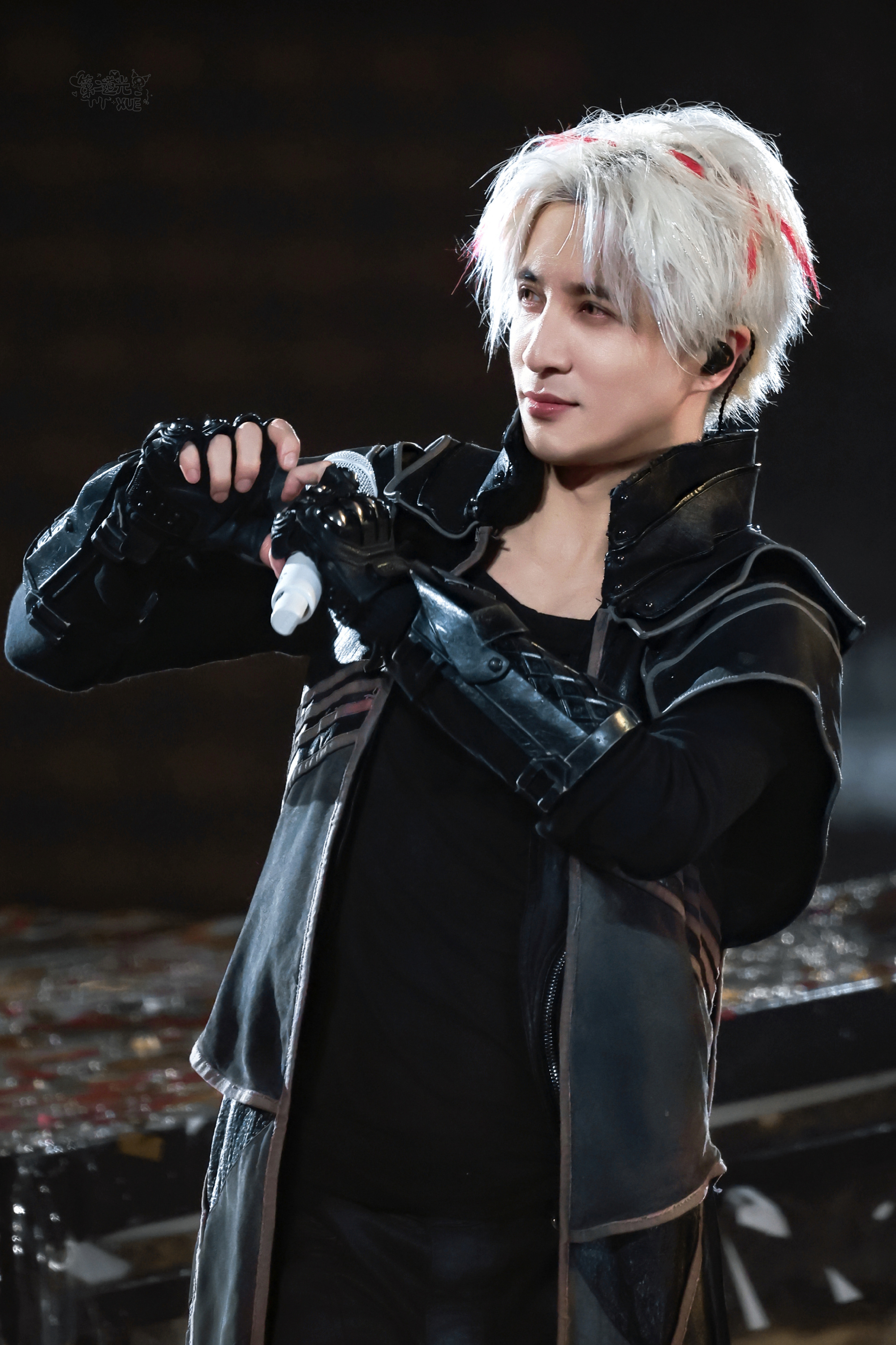 薛之谦与歌迷合唱聊表心意这个薛之谦打算就这样萌翻全世界吗！！！！ 