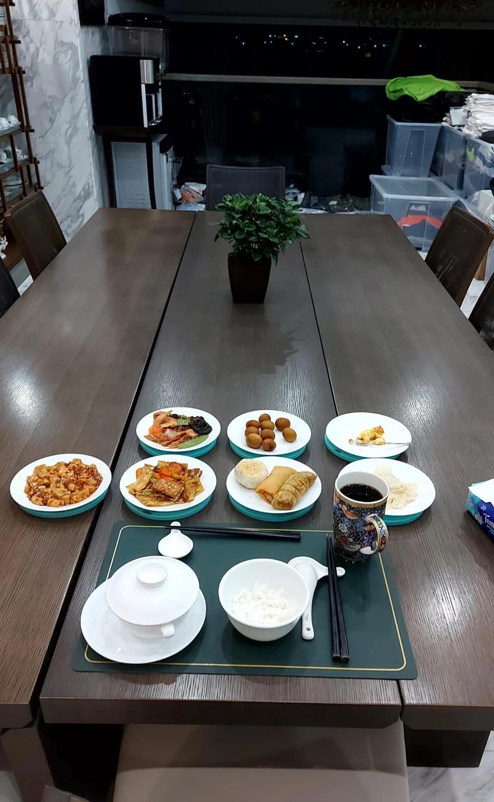 前香港亚洲电视执行董事盛品儒于今年8月18日在养和医院病逝，终年48岁。其妻蔡一