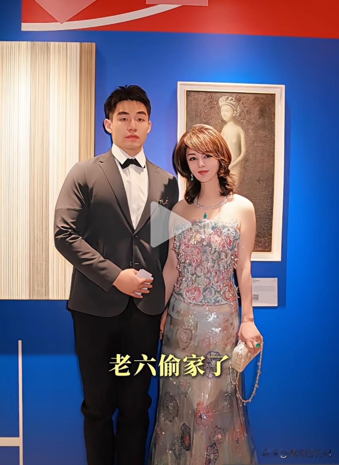 罗兰多之后，于文红还处了一个小男友，有人怀疑当初就是于文红看中了另外一个小男友，