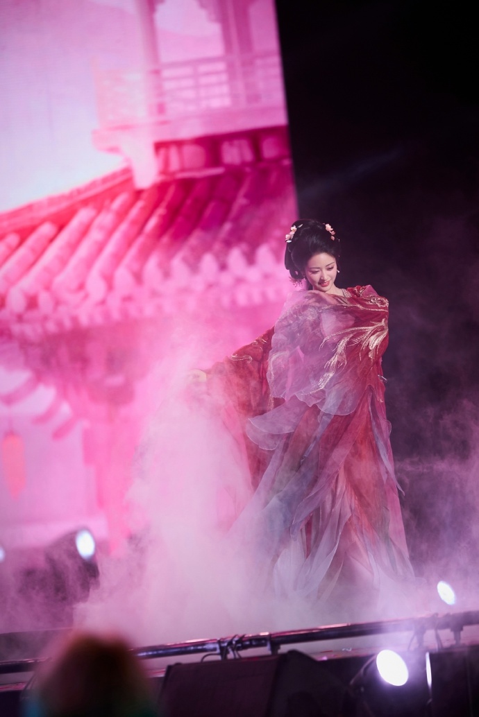 沈月下部古装剧速速安排上沈月权威的美貌 沈月下部古装剧速速安排上，沈月权威的美貌