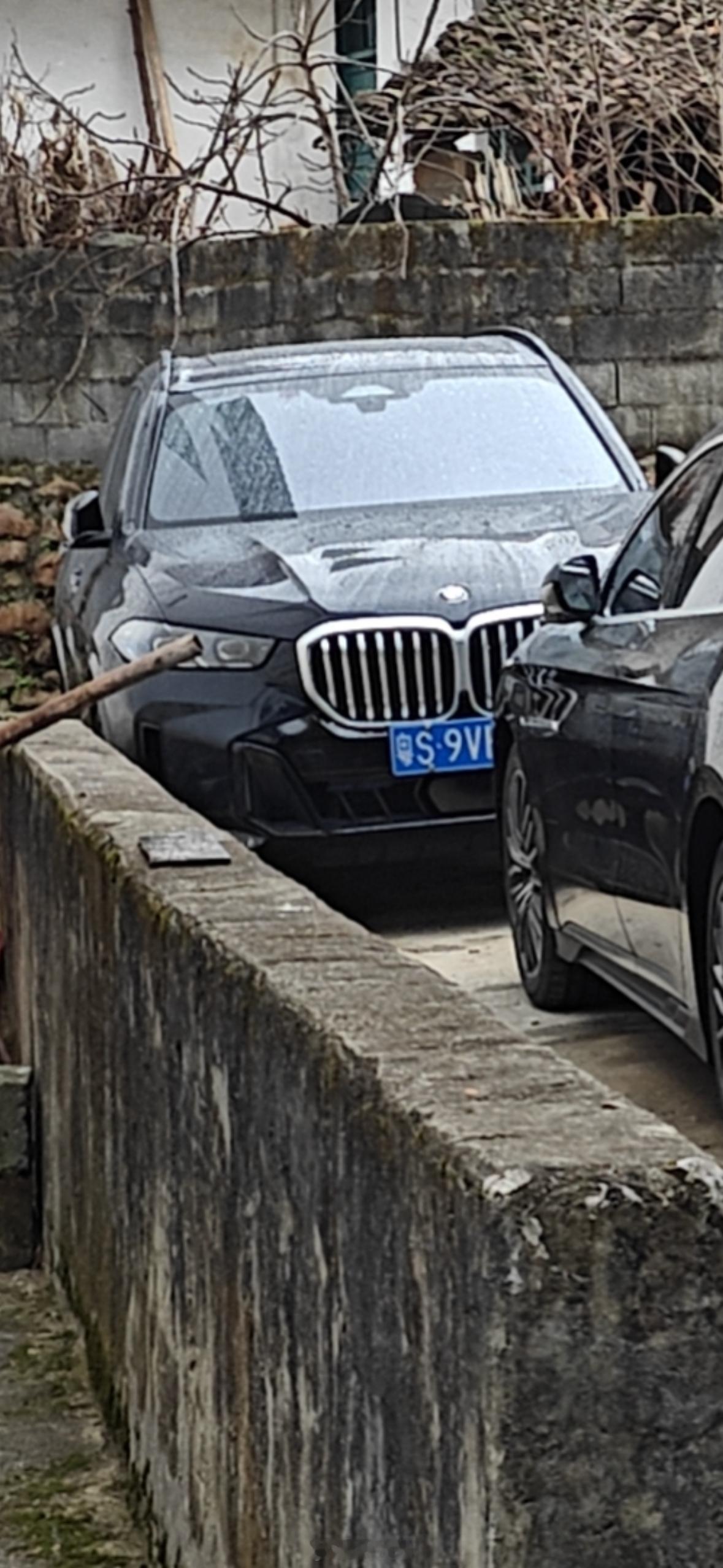 开宝马X5的表哥请喝茅台