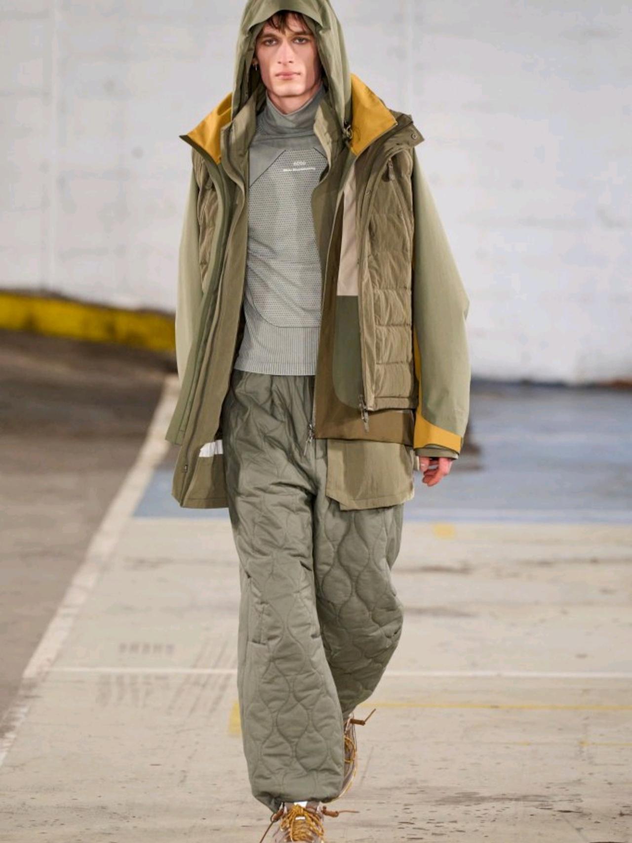 White Mountaineering 2026秋冬男装系列，色彩上走低饱和克