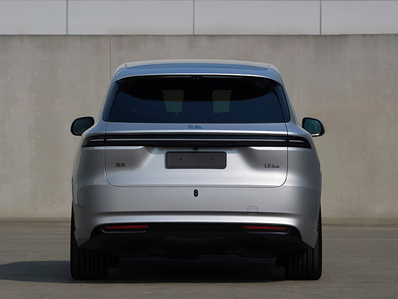 理想L8 Livis来了申报里只有5座版长5135， 宽2000 ，高1800，