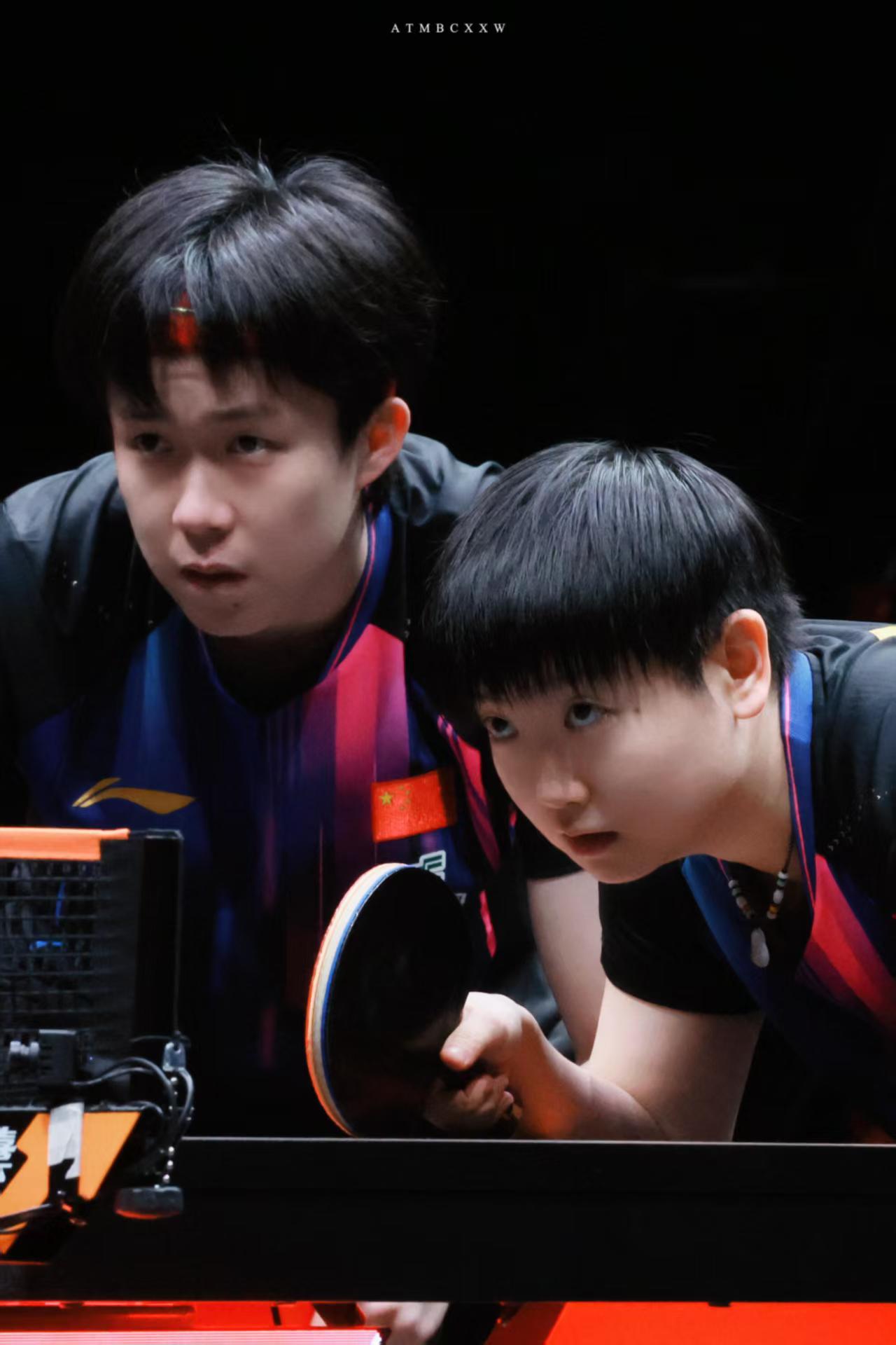 莎头组合的默契是岁月磨就的！网前控点与中远台爆冲无缝衔接，一个手势就切换战术，太