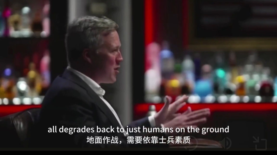 🔻美国陆军部长丹尼尔德里斯科尔在访谈里谈及中美陆地作战时表示：🔻“中国人或许