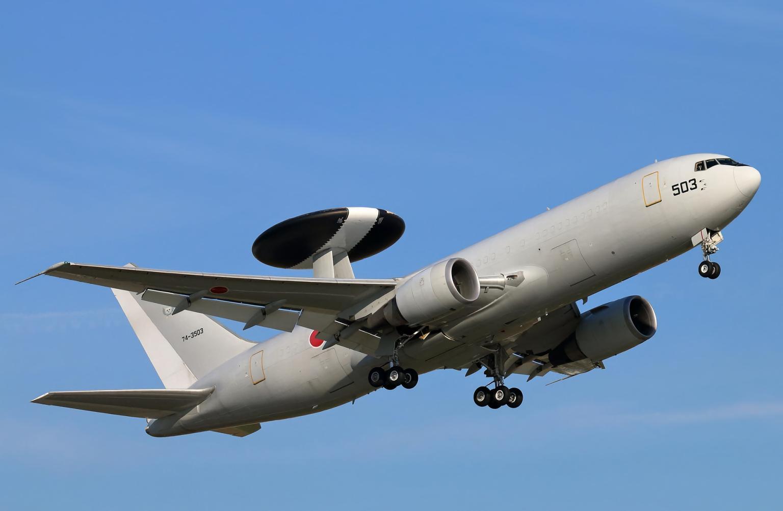 美国E-767预警机E-767是以波音767-200ER客机为载体研制的空中预警