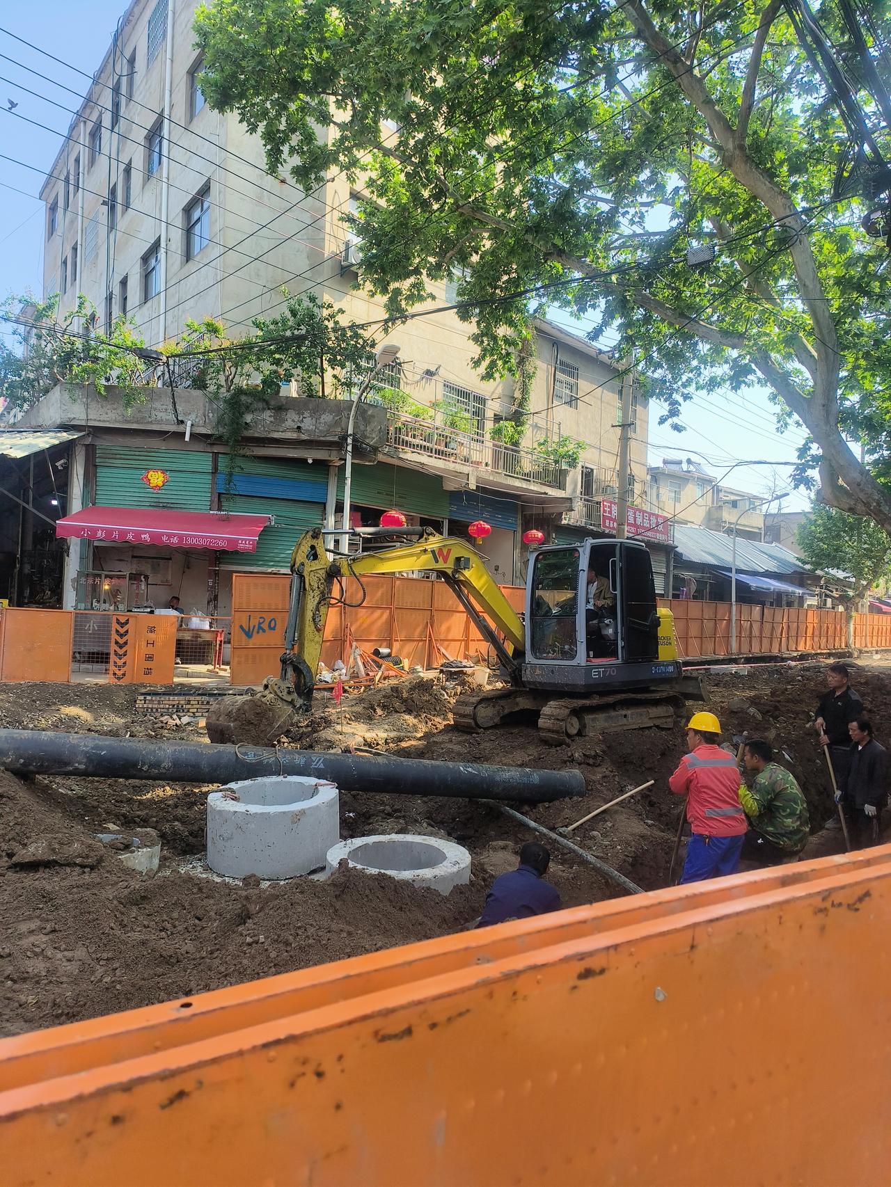 田家庵港口一路与淮河路交叉口处已围挡，在修，淮河路分几段在修，这段修好了，可能会