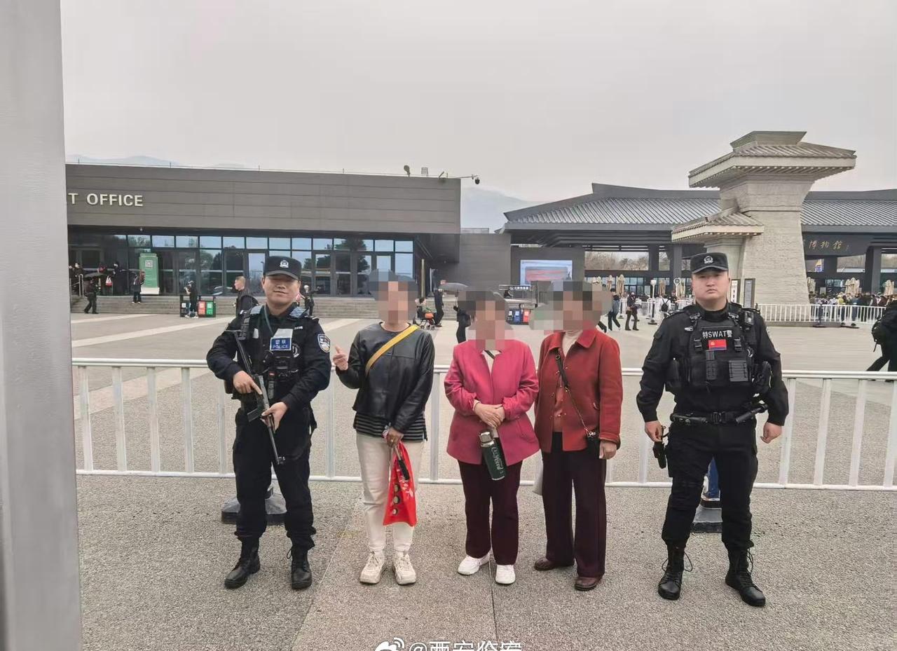 【温暖2026  景区救助走失老人+夜间武装盘查，守护平安有力度更有温度】3月2