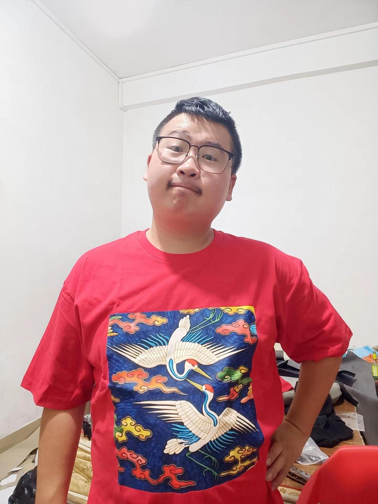 新买了三件T恤