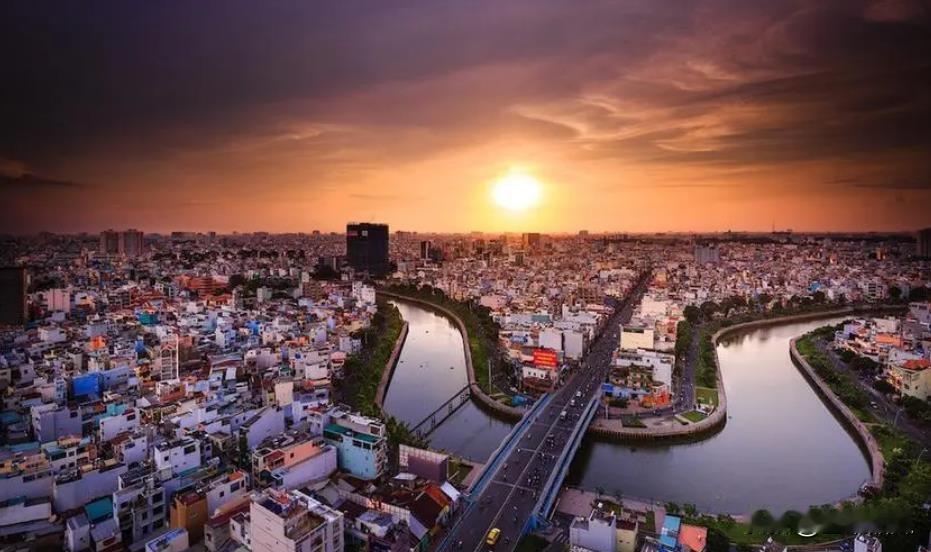 越南统计局显示，2023年各种煤炭产量4817.87万吨，同比下降3.32%。但