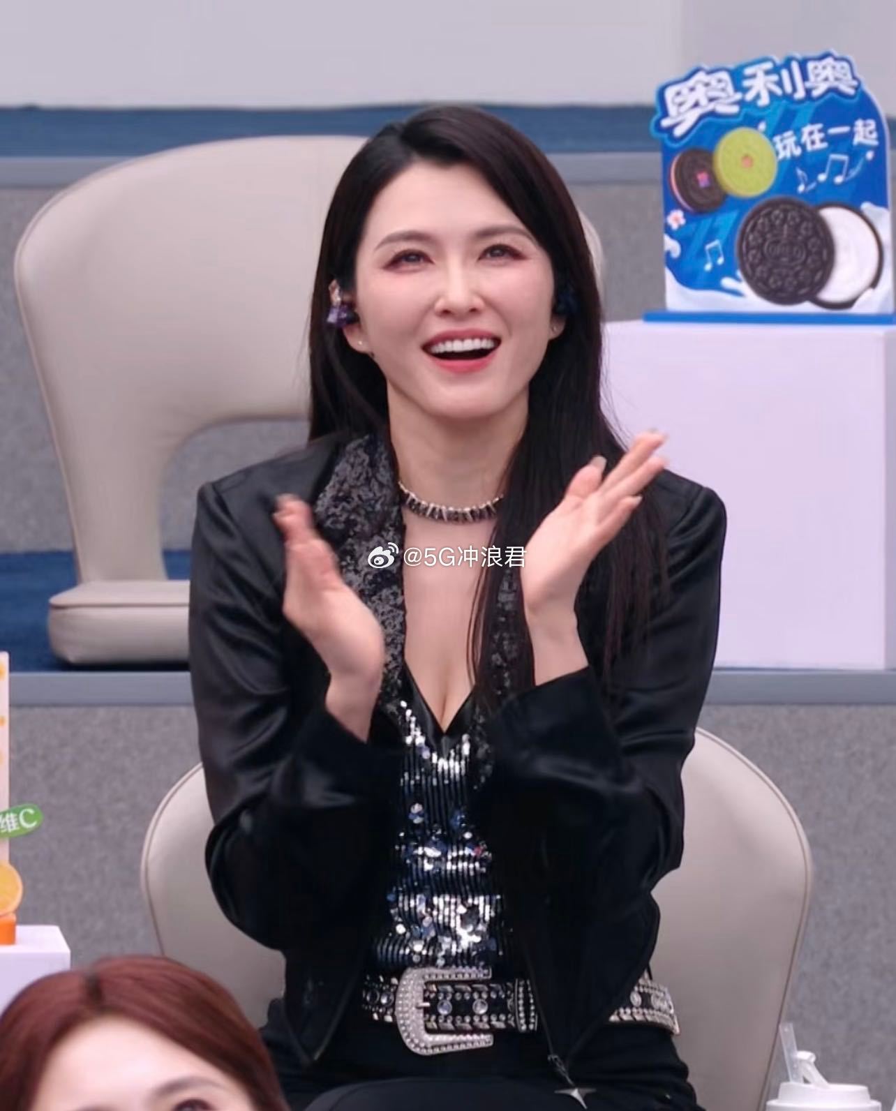 徐洁儿黑马 这高音真的又高又稳又炸，实力派黑马没跑了。 