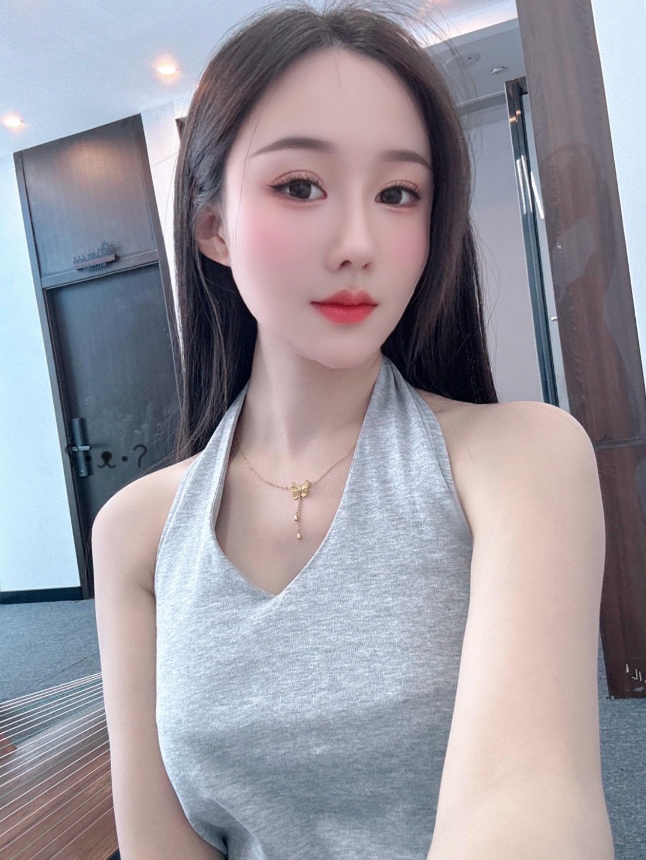 你们说，人这一生最难走的，是脚下的路，还是心里的路...