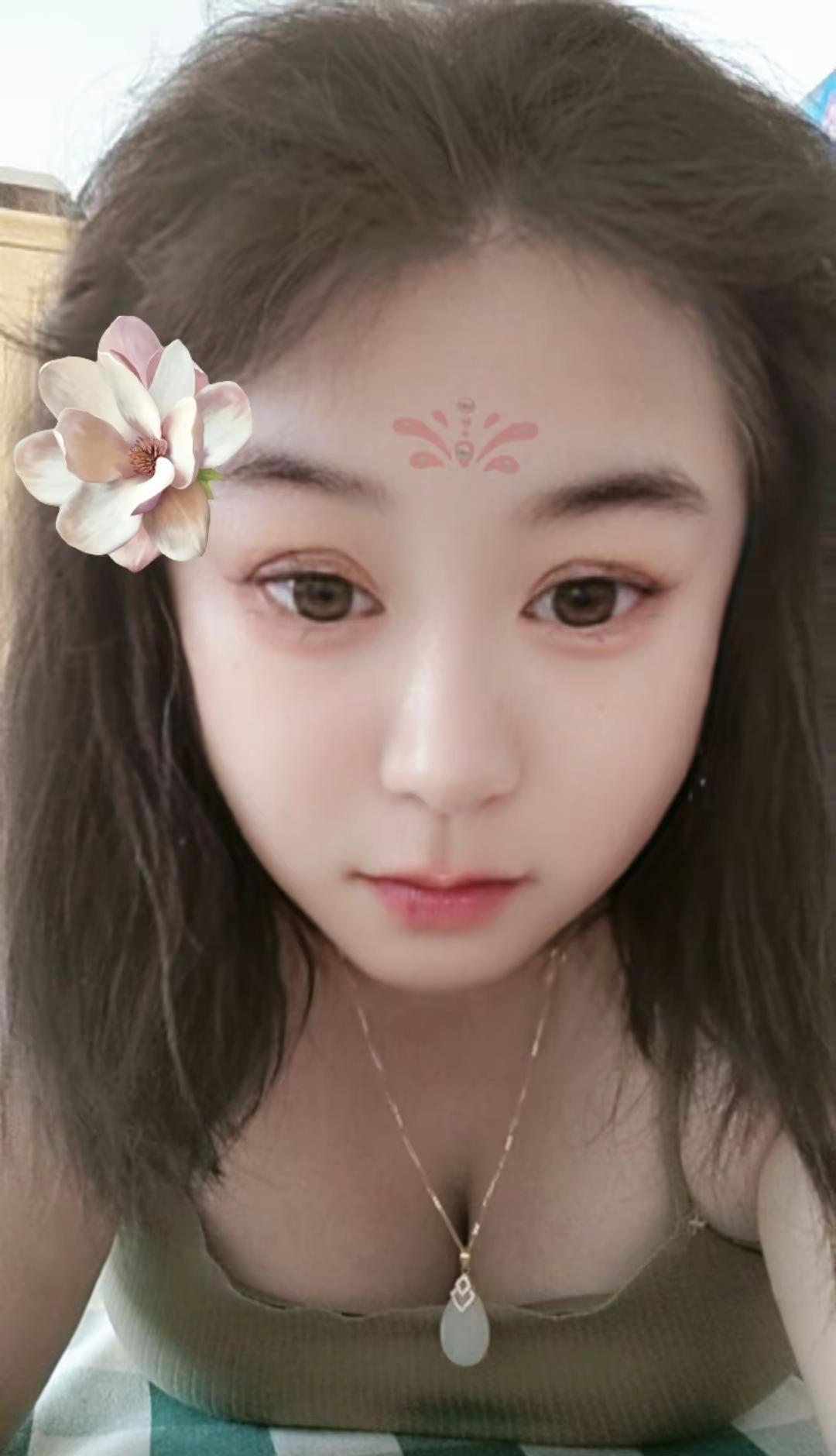姐压根不带装的，我喜欢养得起我的和生气愿意哄我的，如果不行那就换人，男人不乖咱就