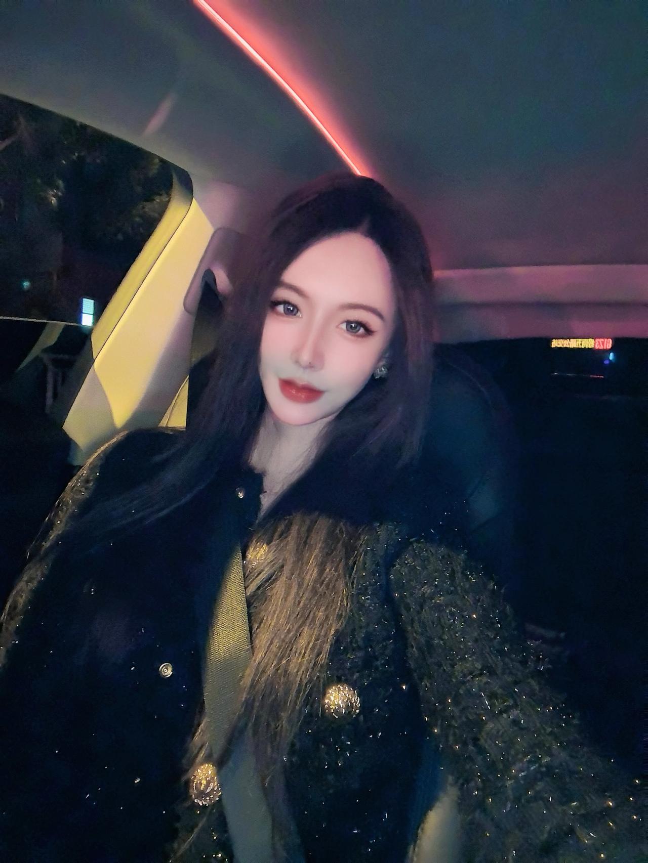 不够̷炎热，不够高冷   但足够凄凉～