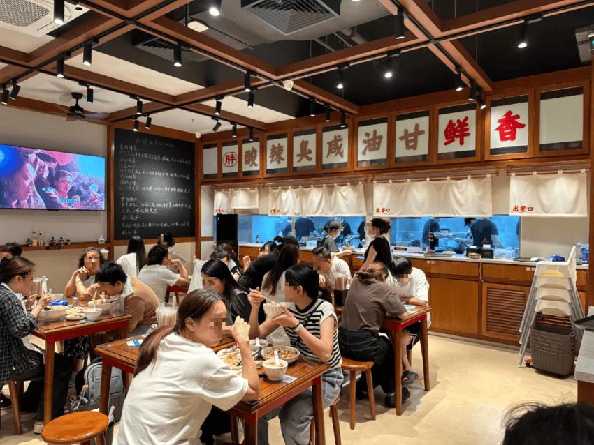 中国餐饮业，需要“渣男式”服务