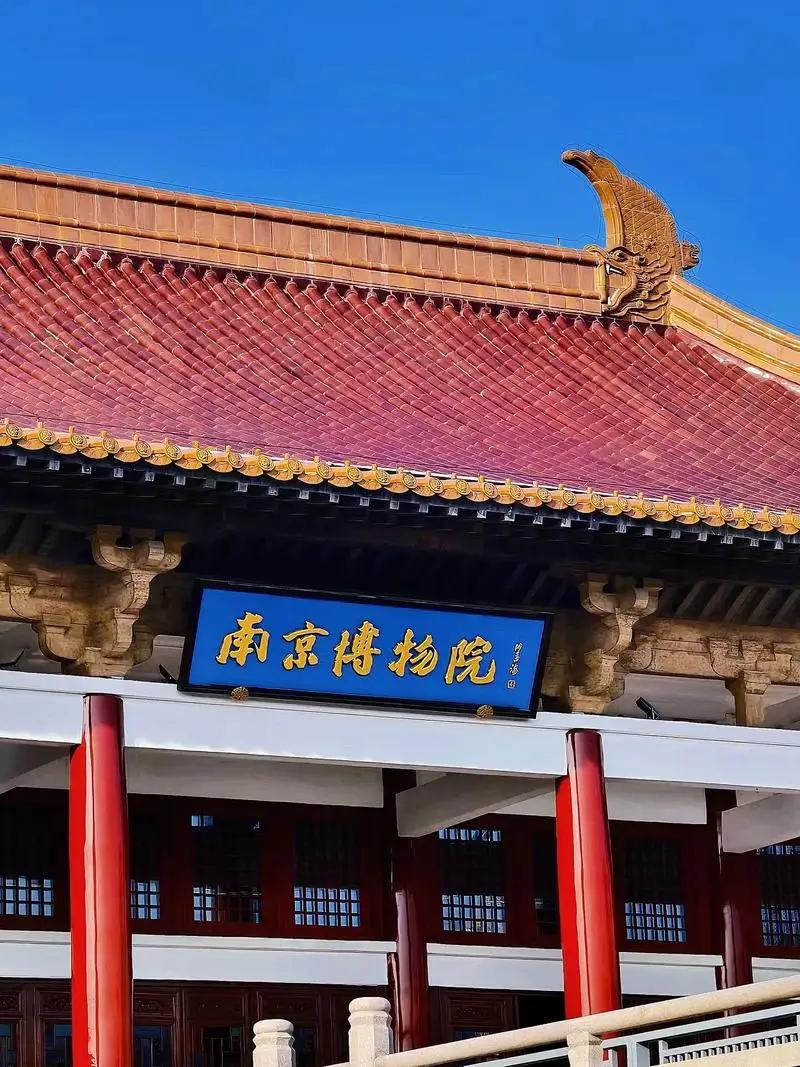 仇英《江南春》估价8800万现身拍卖，牵出南博5件捐赠名画失踪。
南博称画作是伪