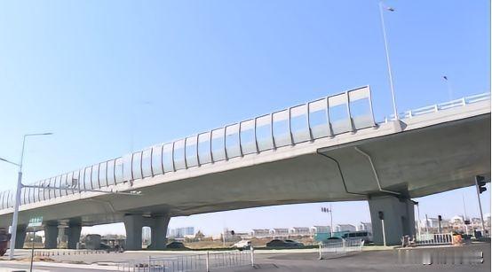 宿迁张家港港大道快速路高架马上要通车了，估计12月份，为宿迁东站做准备。直刺宿迁