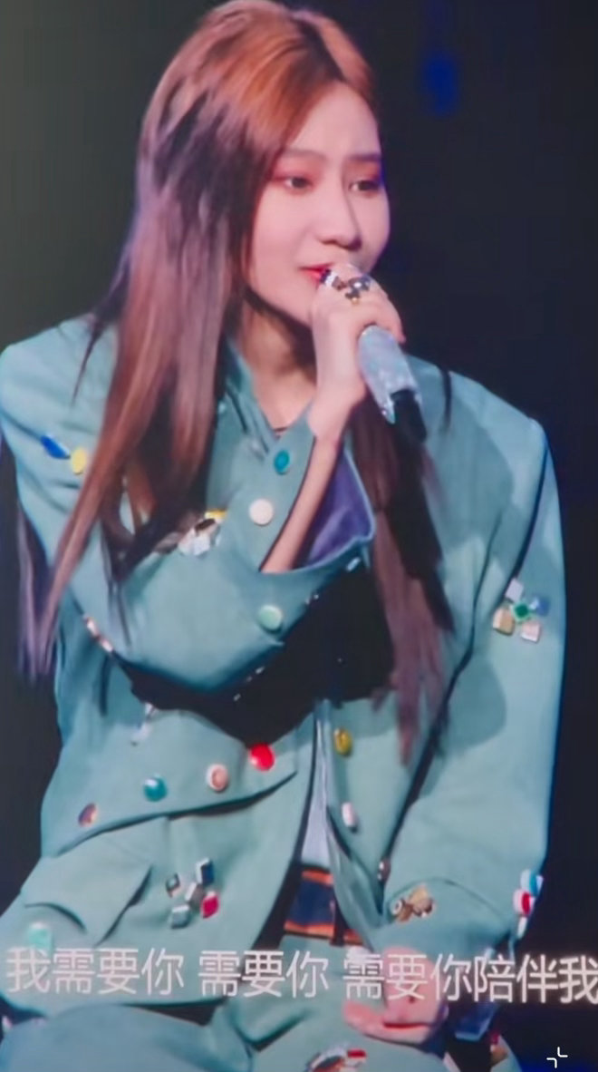 袁一琦生日演唱会上座率袁一琦回芒果后的人气 现场上座率确实高，万人场坐满。粉丝热