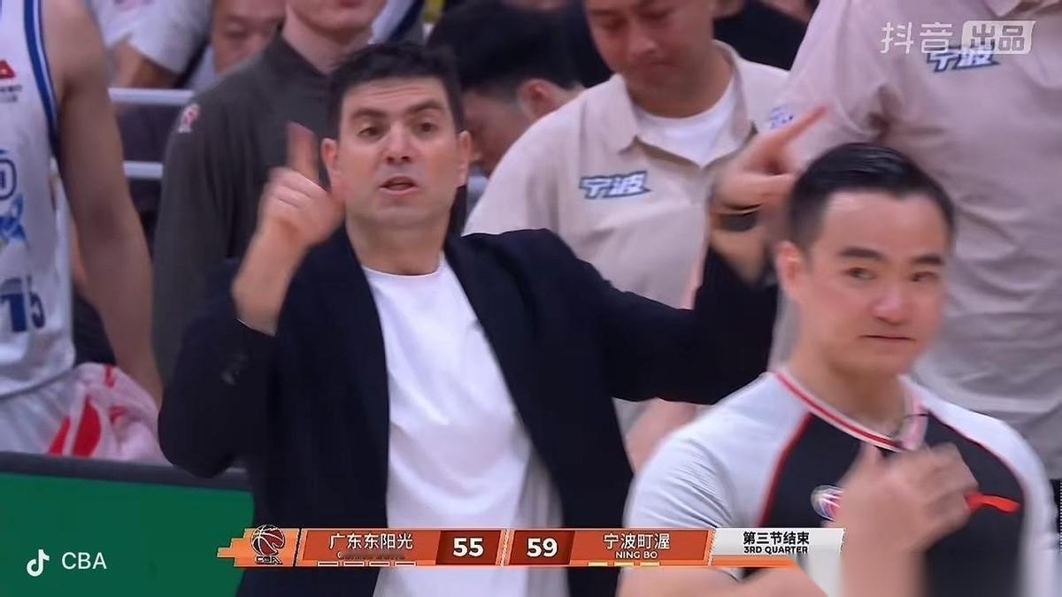 难道广东东阳光男篮主场会输给宁波盯渥男篮吗？我是真的不相信！
在刚刚结束的宁波盯