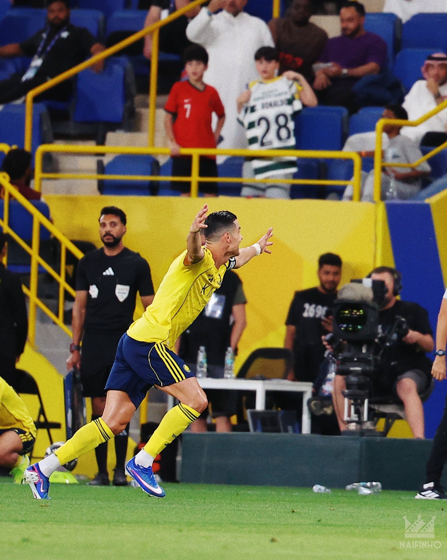 C罗c罗生涯第967球 一点搂搂抱抱和激情时刻 