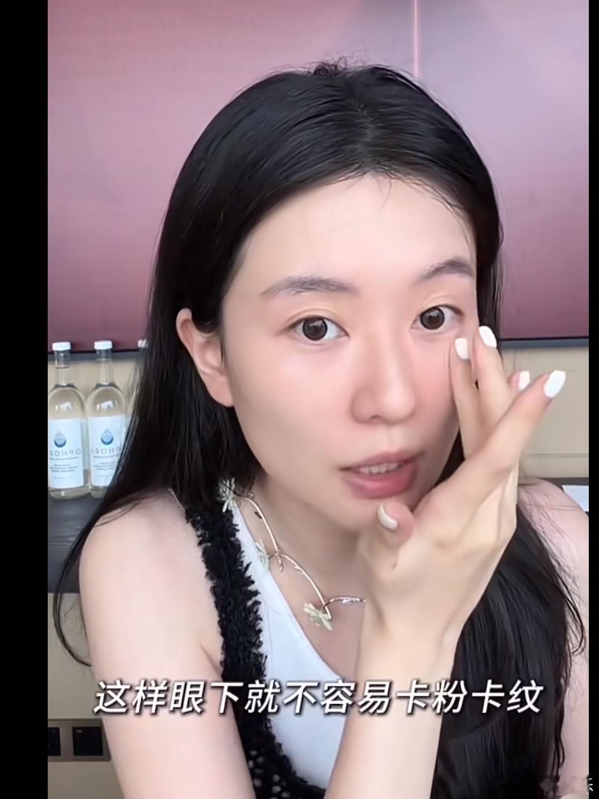 乔欣变样了 感觉乔欣这才是嫁对人的样子啊。跟赖柏霖结婚后直接淡圈了，不用被剧组追