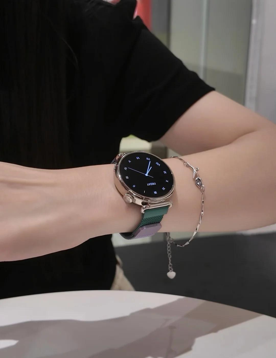 我滴妈！华为gt7瞬间🈶种古典美的感觉…
华为gt7+渐变孔雀绿紫米兰⌚️
怎