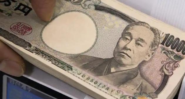日元局势彻底失控，日本经济陷入死局，5月14日报道，眼下日本经济暗流涌动，各类风