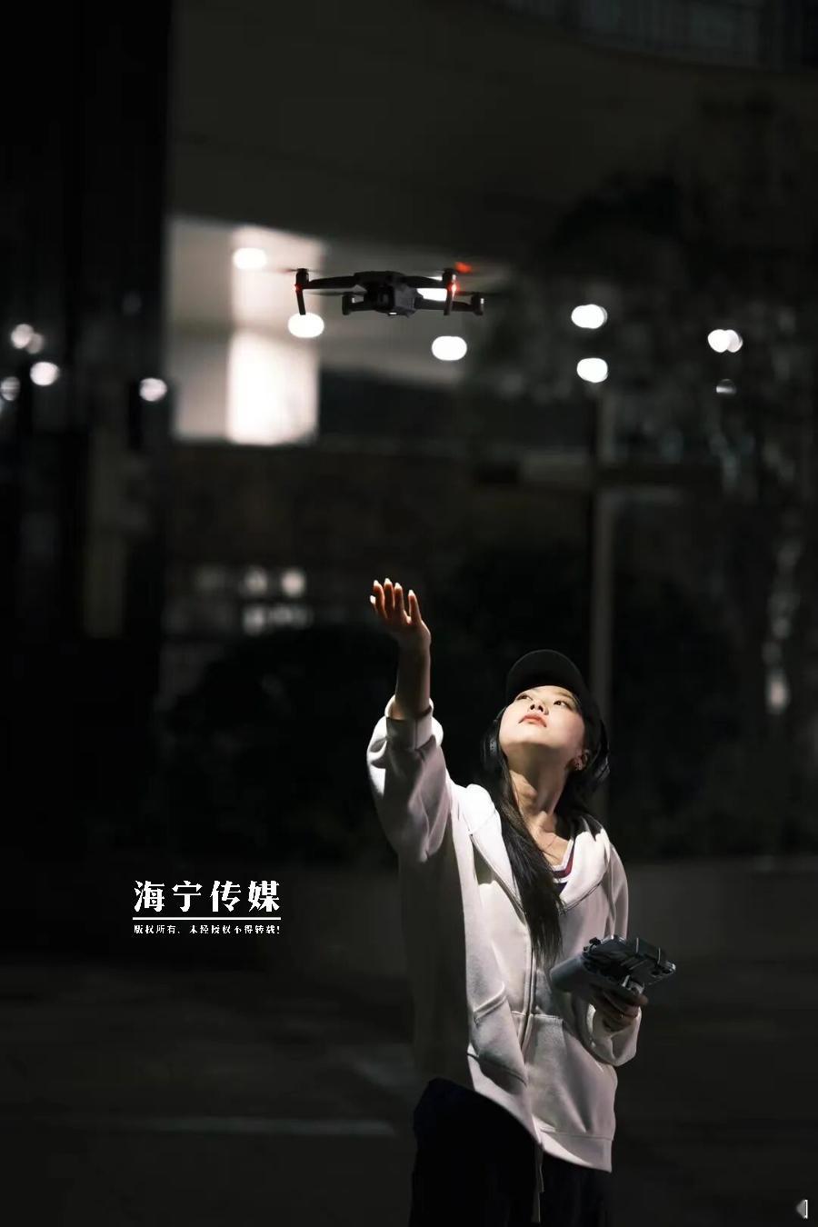 随着低空经济的浪潮奔涌而来无人机不再只是专业领域的设备更逐渐“飞”入寻常百姓家。