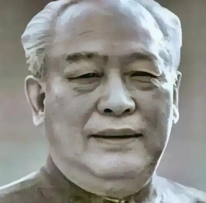 1983年，时任总政主任余秋里回乡探亲，弟弟却不愿相见。村长亲自去请也不行，余财