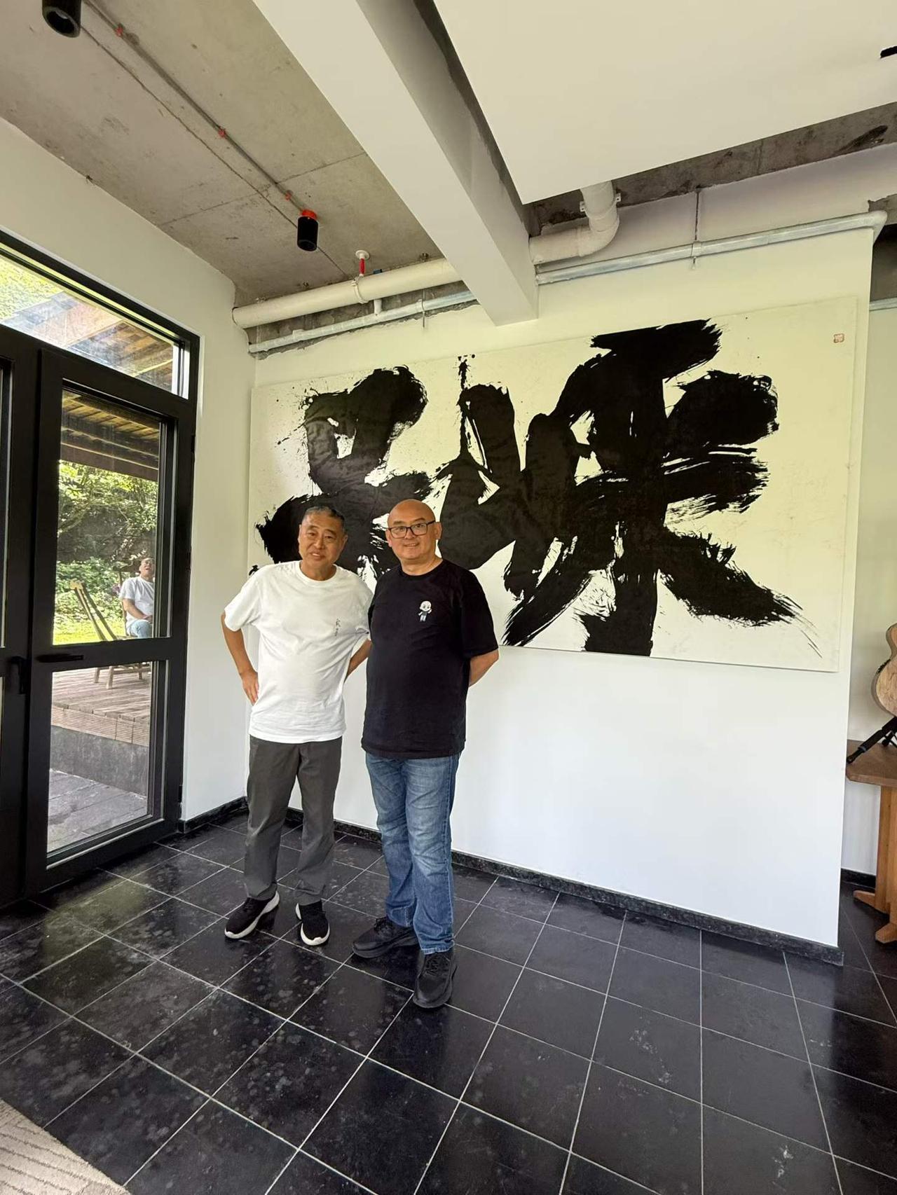 光头香辣蟹创始人、餐饮探店博主当红炸子鸡光哥昨天（7月12日）下午一行4人（有厨