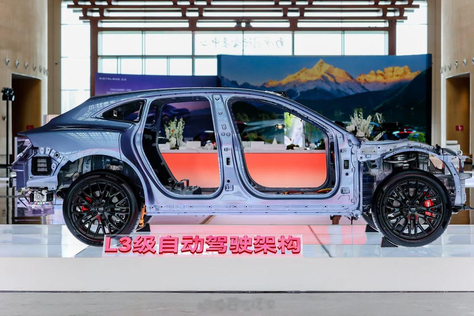 中国车市[超话]  起步即搭载L3架构，入门就是智驾天花板。华为公司高级副总裁、