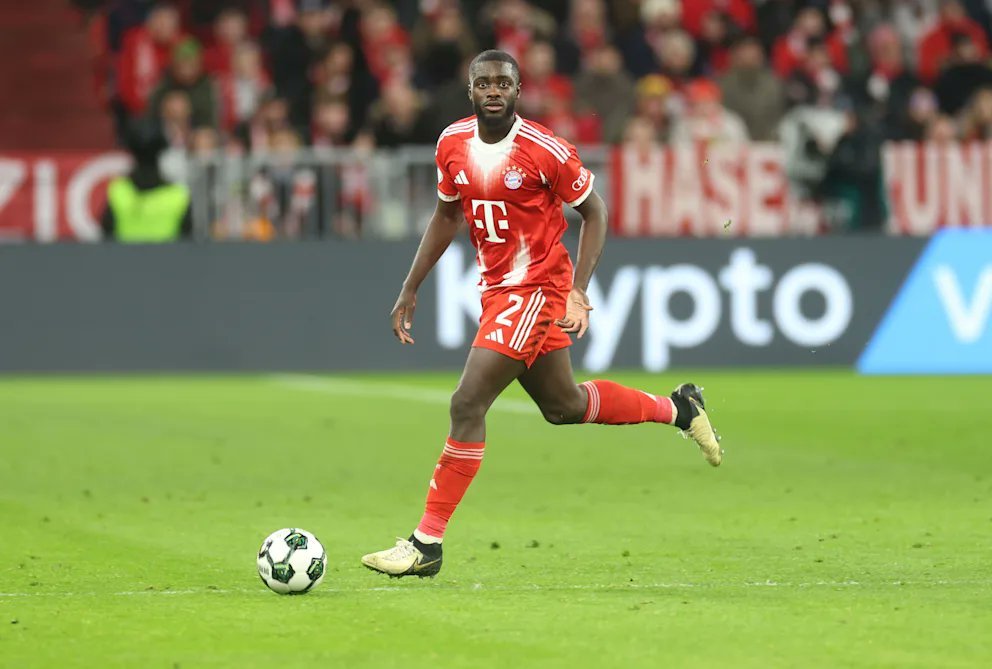 尽管已达成口头协议，但乌帕梅卡诺尚未签署新合同。昨晚比赛结束后，有人问埃贝尔是否