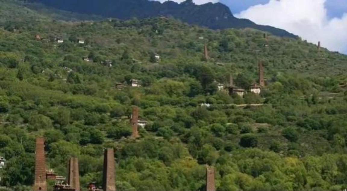 古代大炮那么垃圾，为什么还能横扫战场？

大小金川位于四川西北部，山高谷深，地势